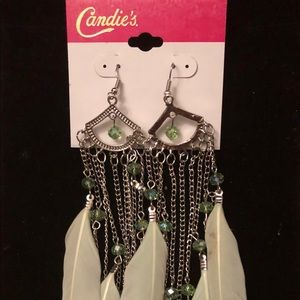 New Candie’s feather earrings. (Silver)
